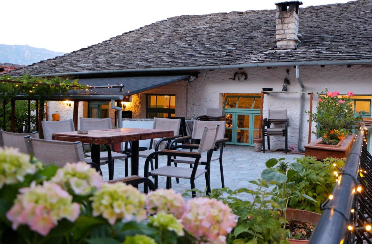 Stone City Hostel Gjirokastër 外观 照片