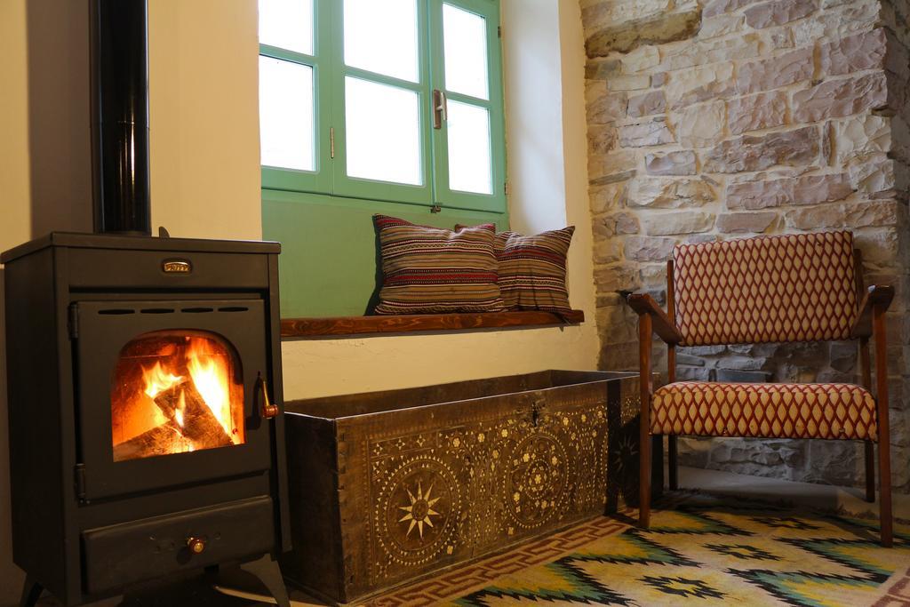Stone City Hostel Gjirokastër 外观 照片