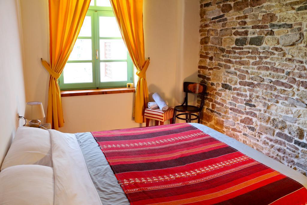 Stone City Hostel Gjirokastër 外观 照片