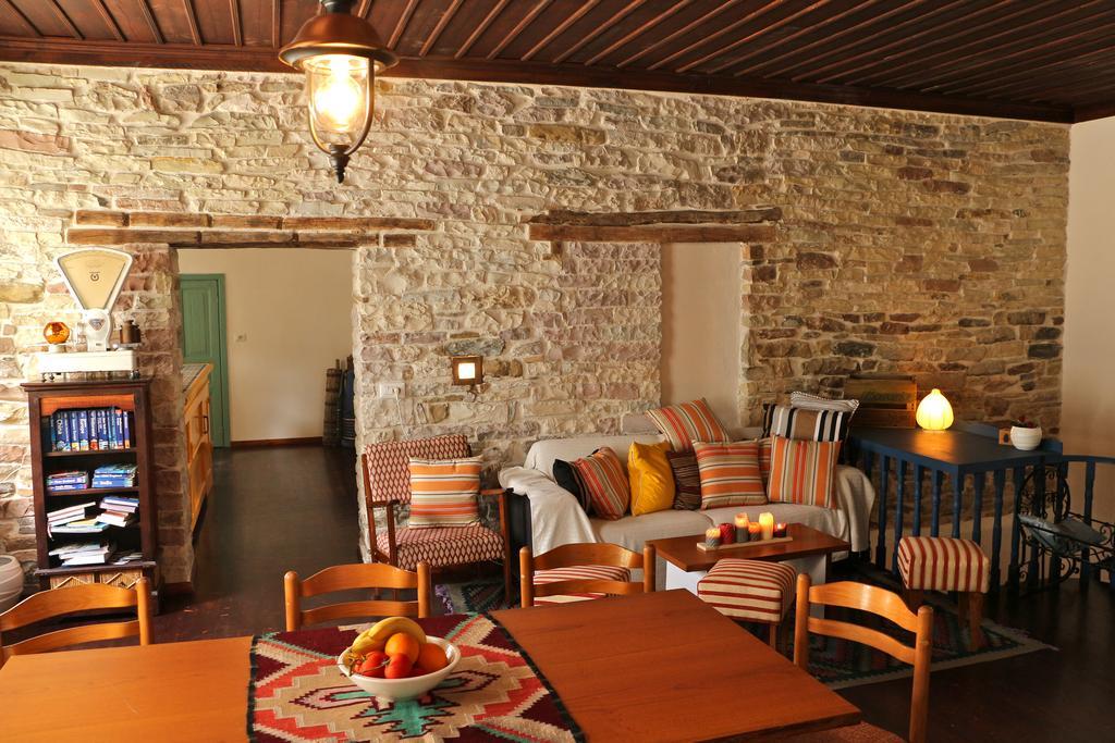 Stone City Hostel Gjirokastër 外观 照片