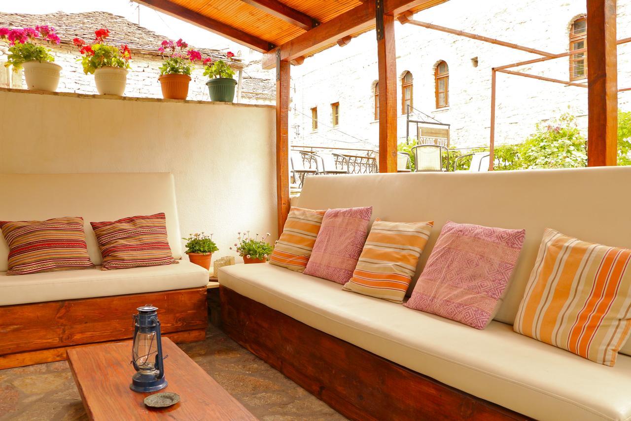 Stone City Hostel Gjirokastër 外观 照片