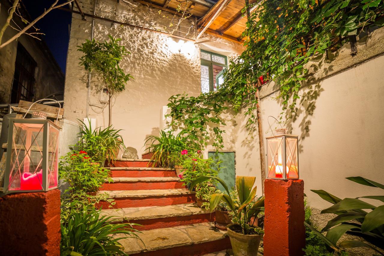 Stone City Hostel Gjirokastër 外观 照片